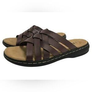 NWOT!🎉 IZOD Slaight Faux Leather Crisscross Strap Slip On Sandal Size 7